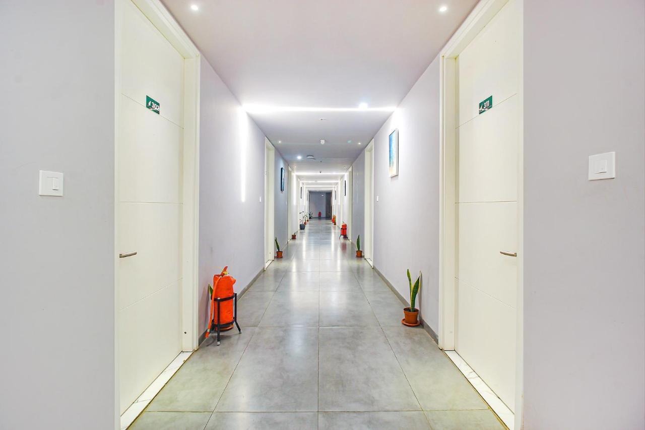 Fabhotel Ssr Fern Suites - 100M From Gsm Mall Madeenaguda Lingampalli ภายนอก รูปภาพ